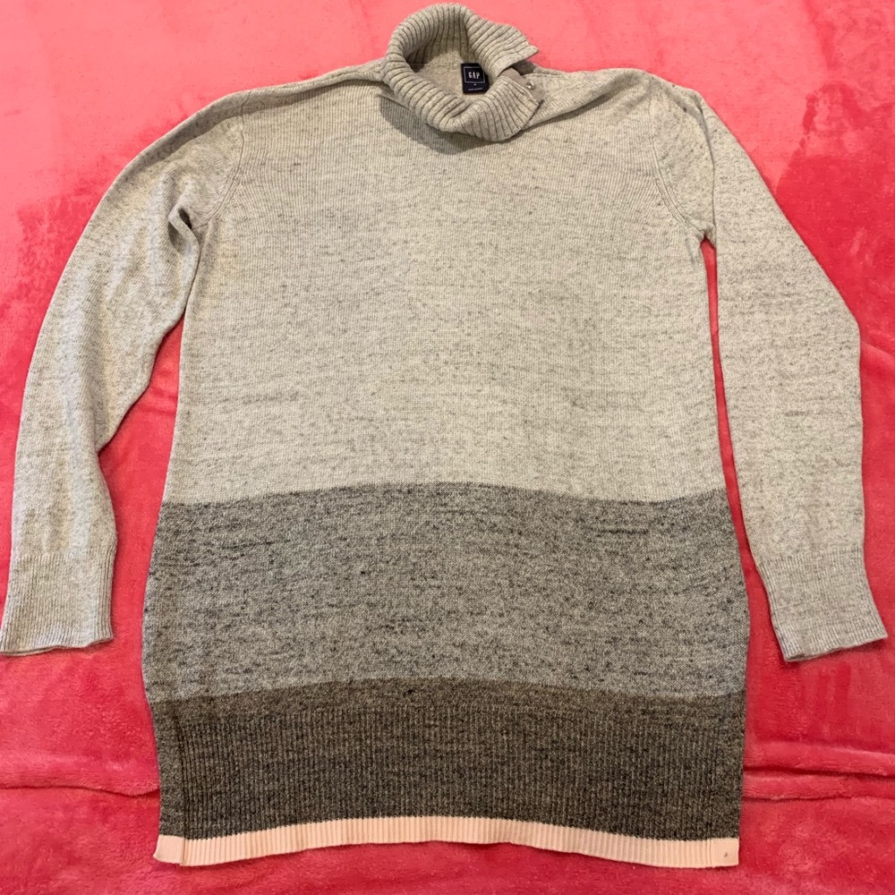 Gap tunic sweater